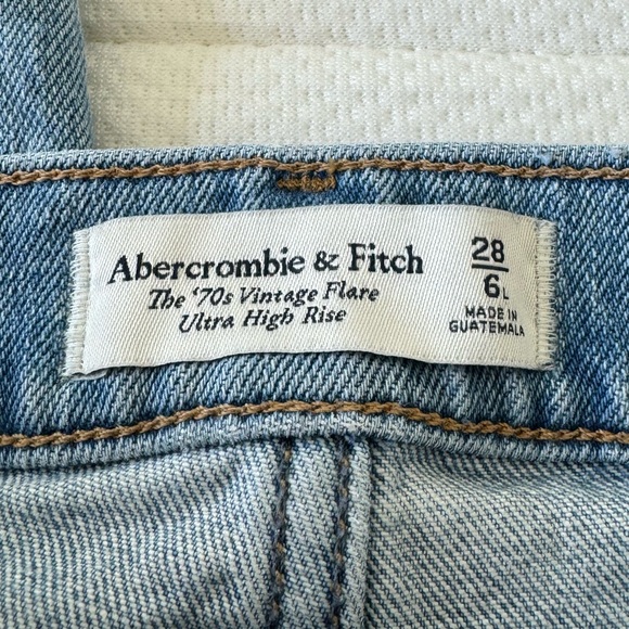 ABERCROMBIE FLARE JEANS - Picture 2 of 3